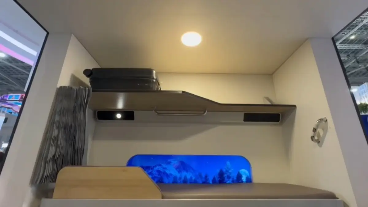 В новых плацкартных вагонах РЖД увеличат размеры полок и количество мест