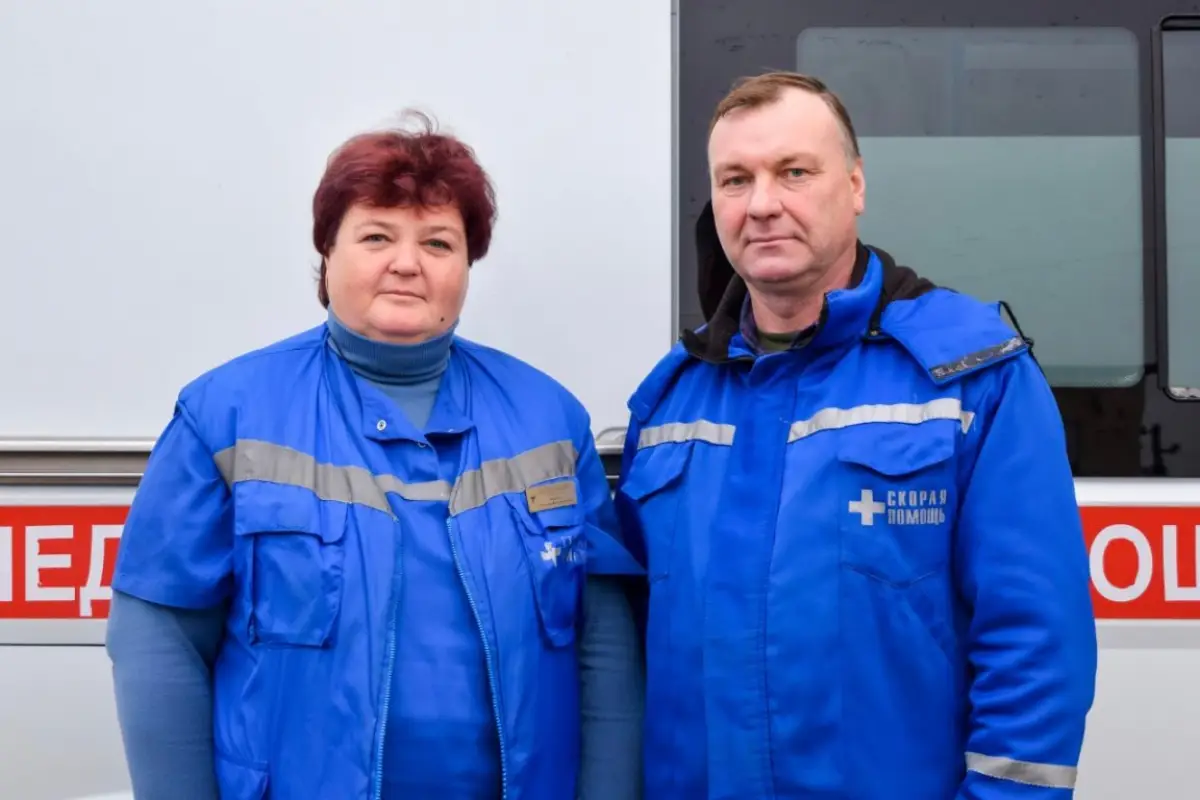 В Шимском округе в бригаде скорой помощи работают школьные друзья