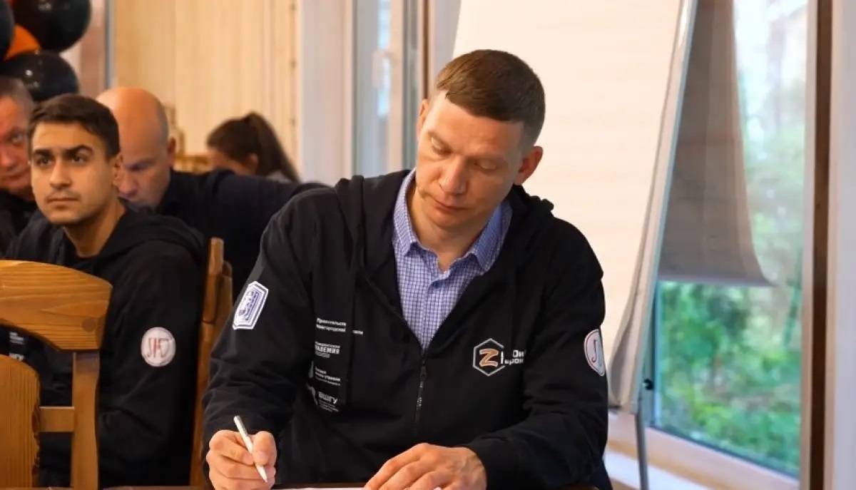 Иллюстрации: канал MAX Александра Дронова