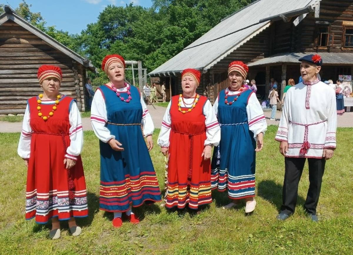 Народная душа живёт в военных песнях деревни Долгово