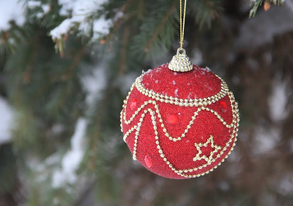 К Новому году райцентры Новгородской области ждёт новое праздничное оформление