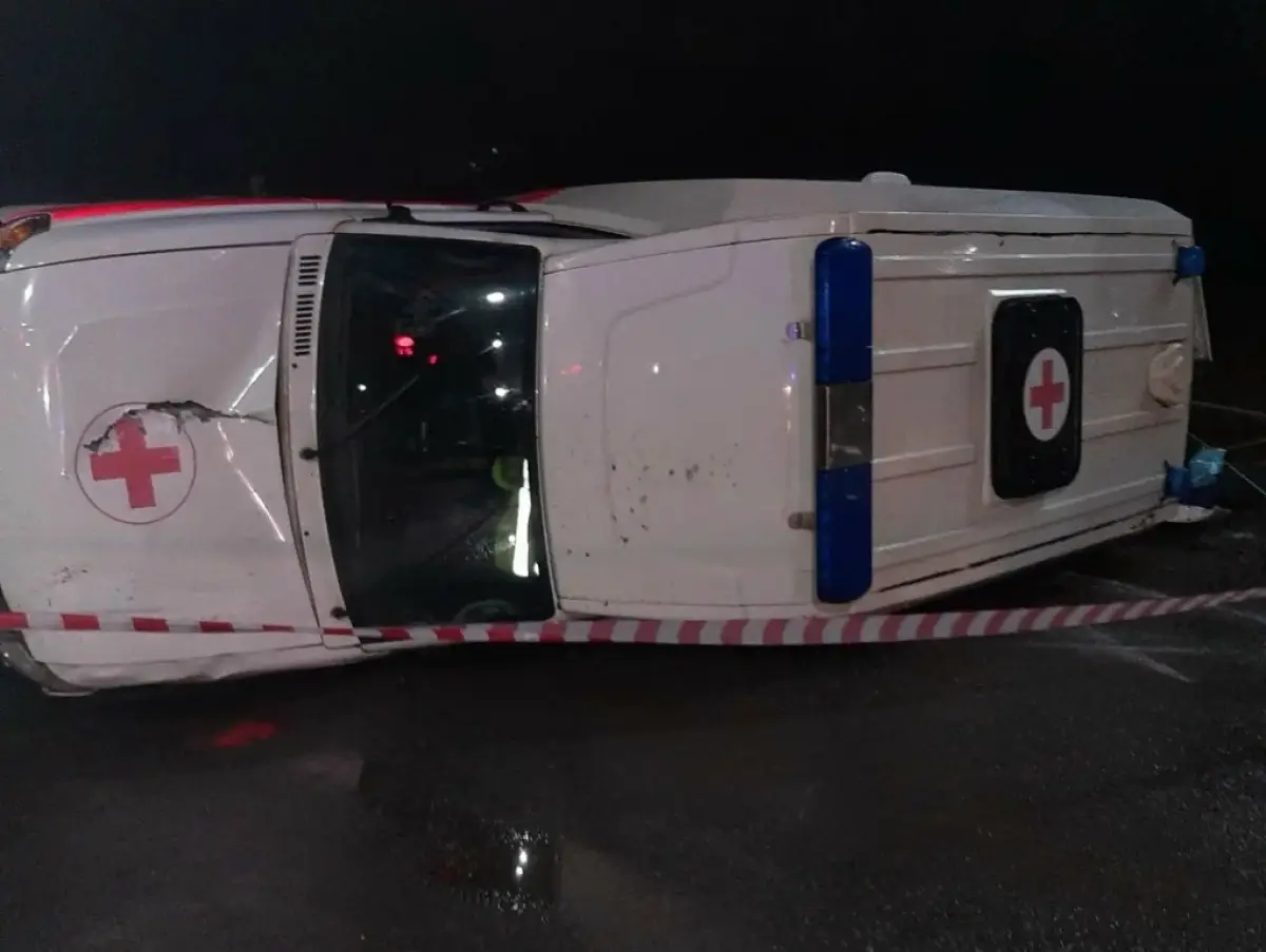 В Крестецком округе скорая с роженицей попала в ДТП