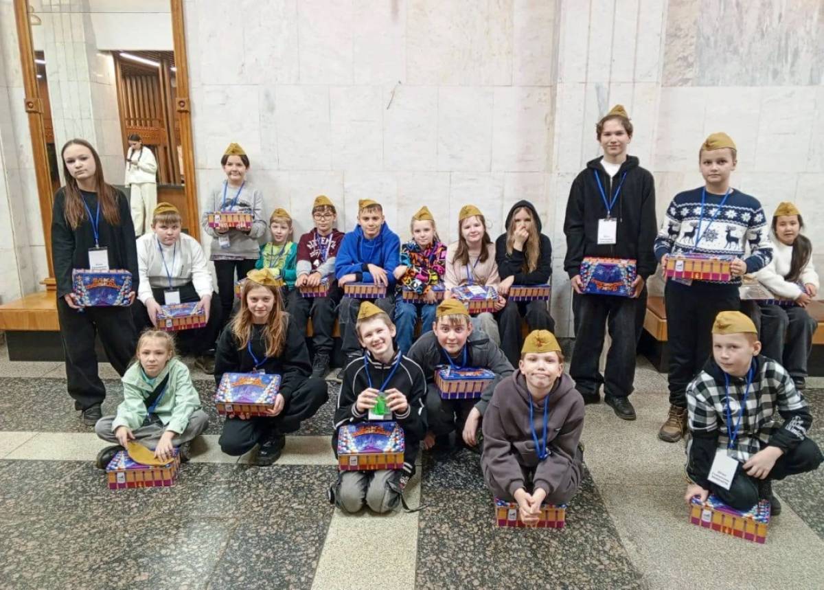 Юные новгородцы посетили новогоднюю ёлку в Музее Победы на Поклонной горе