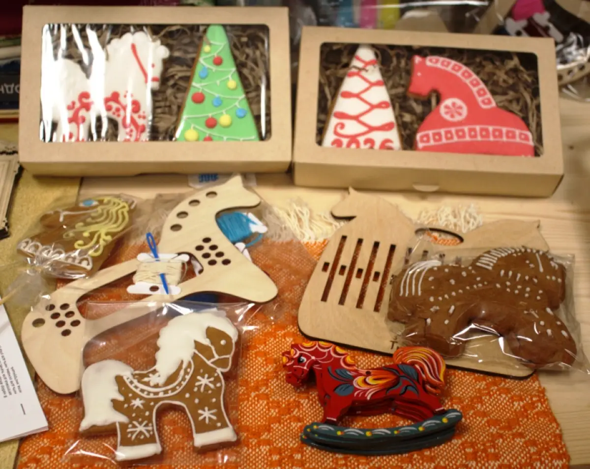 Окуловская рукодельница на каникулах ждёт гостей на мастер-классы