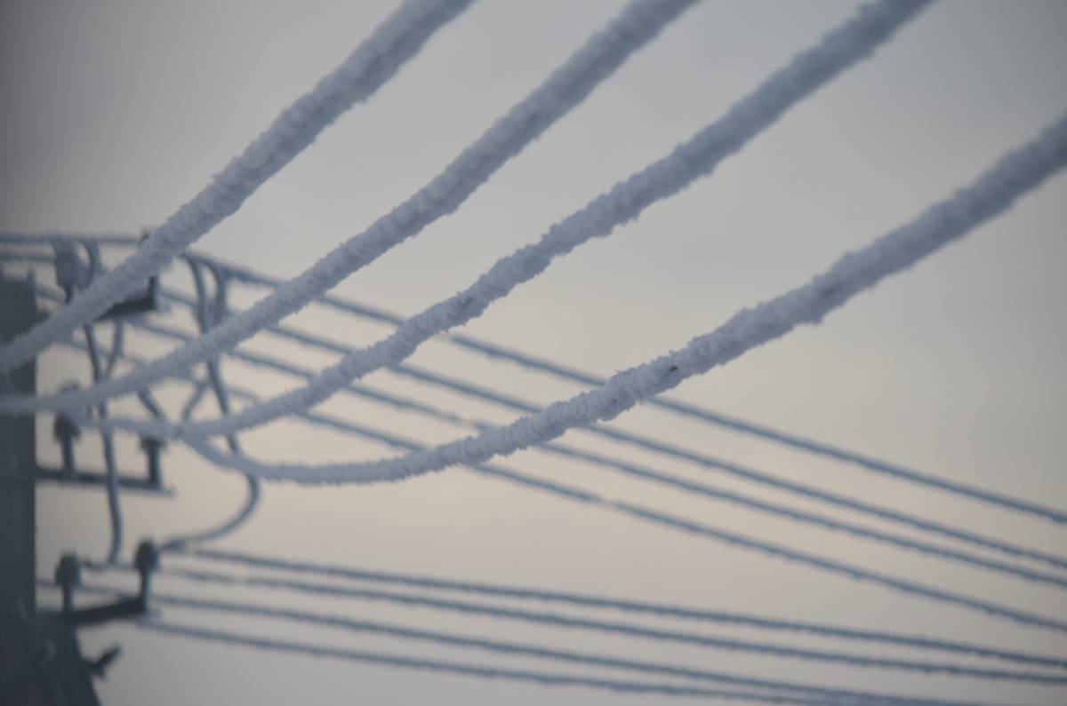 В округа Новгородчины направили генераторы, число бригад энергетиков увеличат