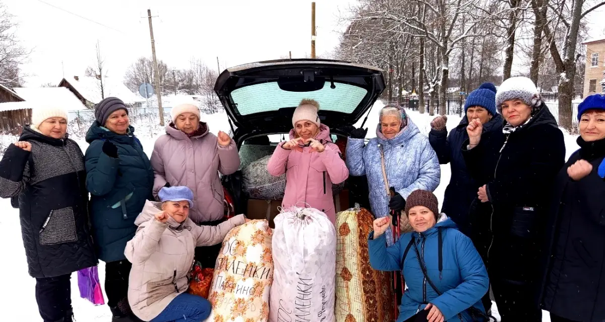 Новогодние подарки отправили бойцам тосовцы Парфинского округа