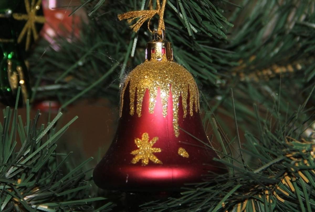 Учреждения культуры в округах поддерживают праздничное настроение земляков