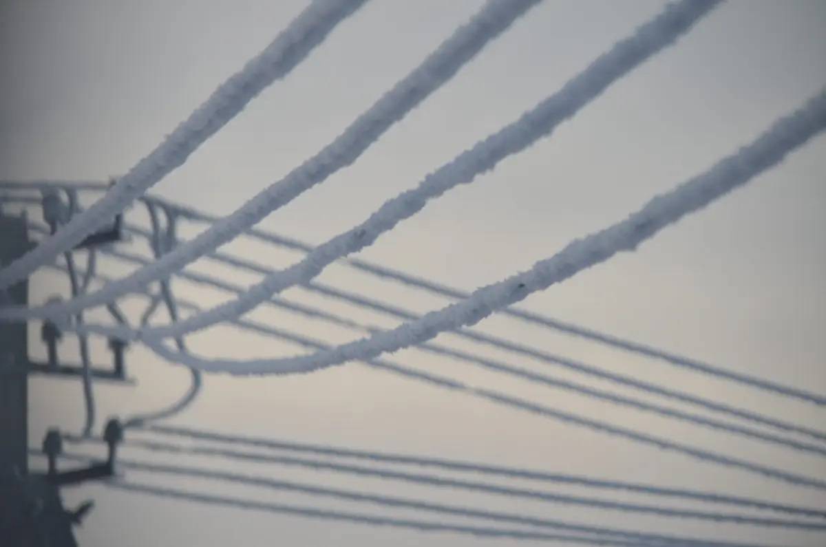 Вечером 4 января энергетики продолжают восстановительные работы на Новгородчине