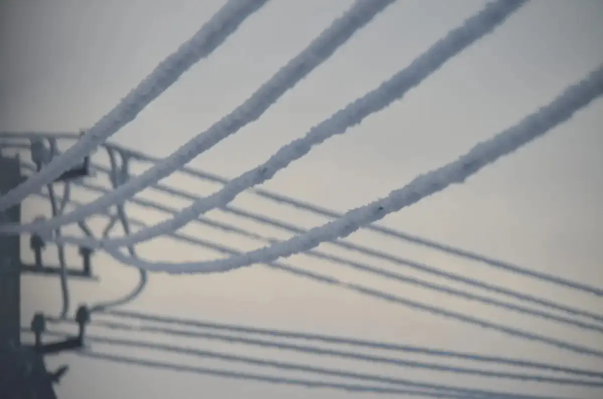 Вечером 4 января энергетики продолжают восстановительные работы на Новгородчине