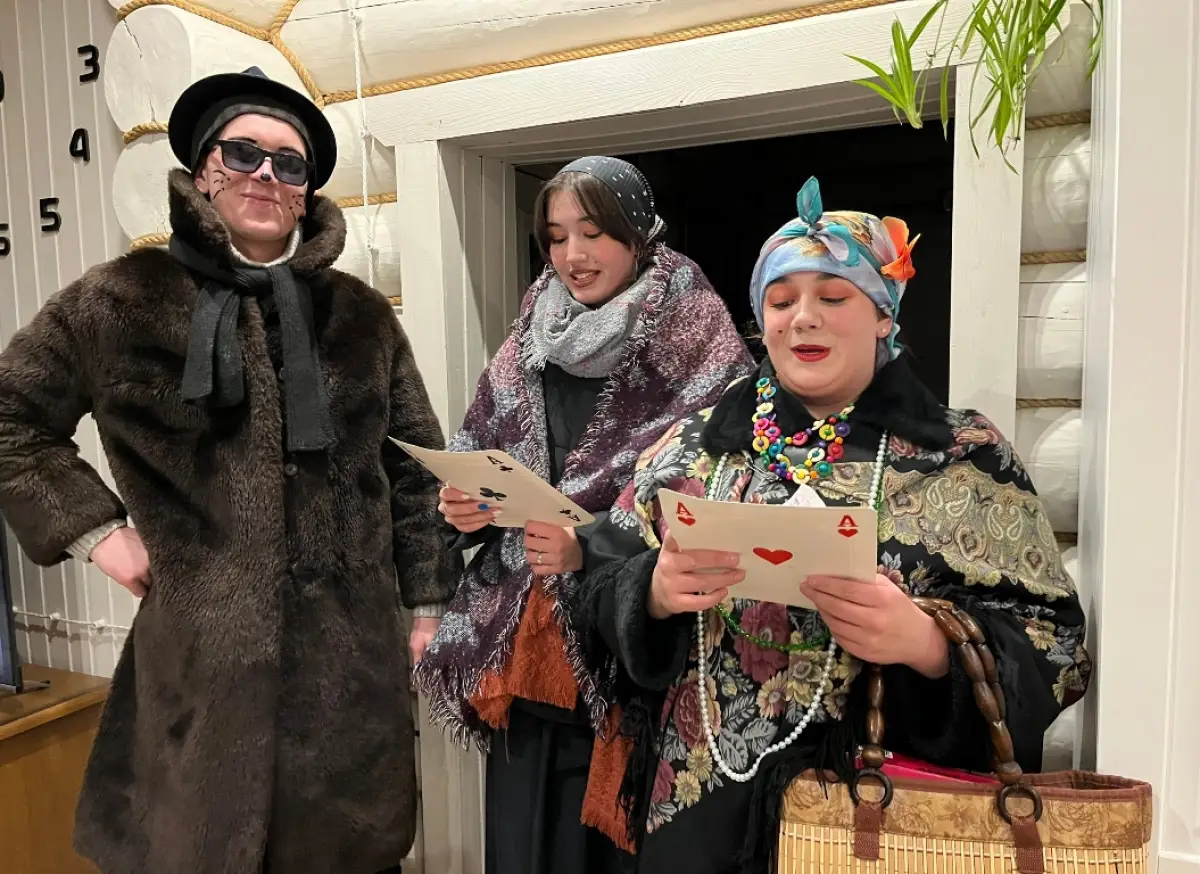 В Любытинском округе школьники порадовали земляков рождественскими колядками