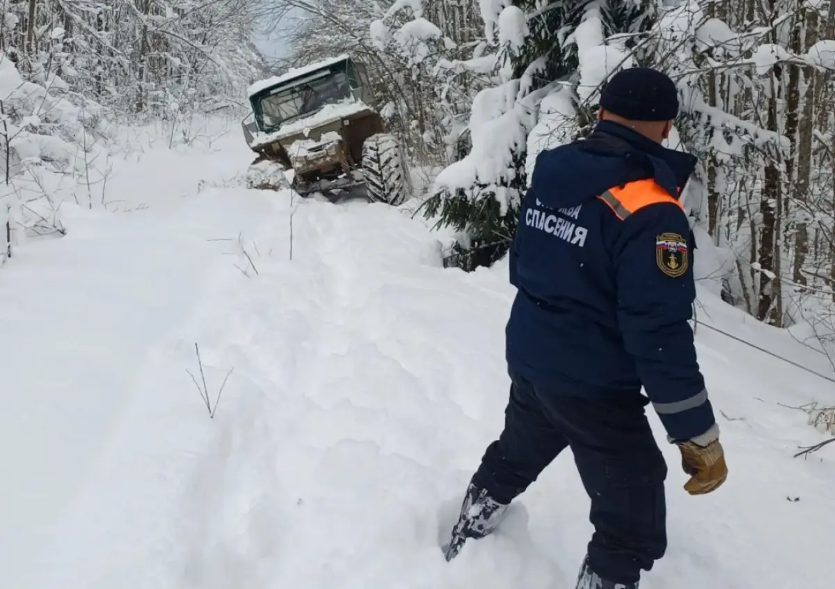 Несколько дней спасатели с трудом добирались до деревни Погостище