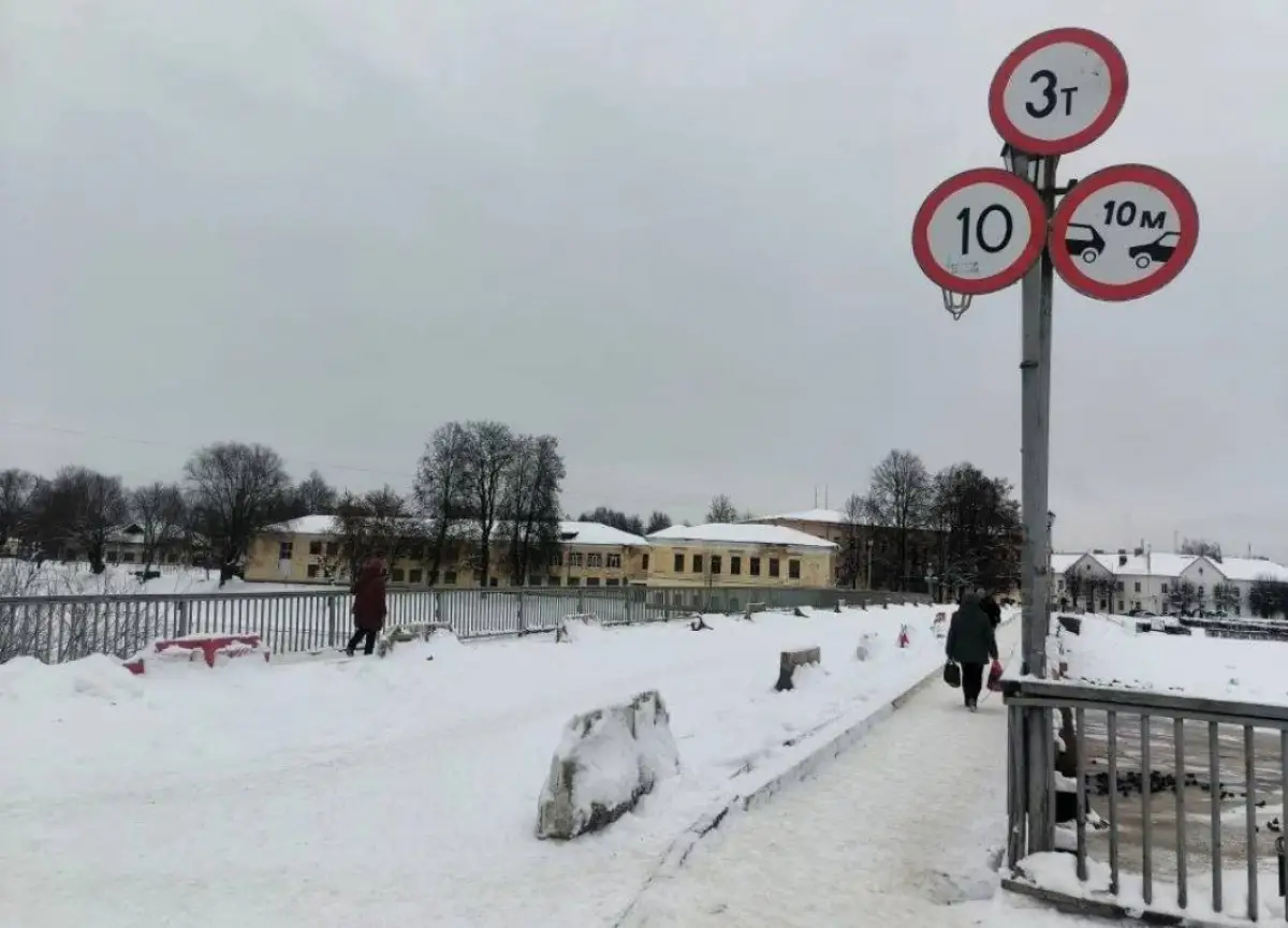 Работы на Живом мосту в Старой Руссе продолжатся при благоприятной погоде