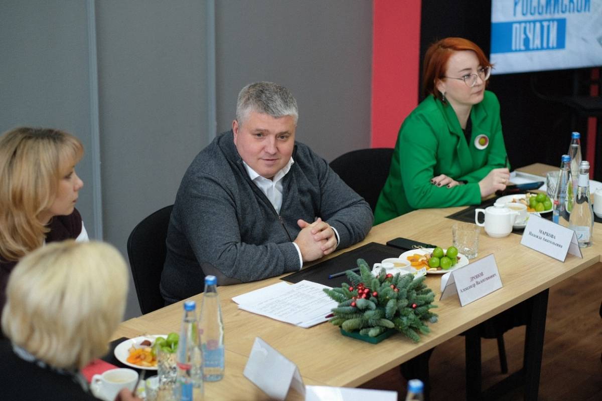 Губернатор Новгородской области встретился с редакторами районных газет