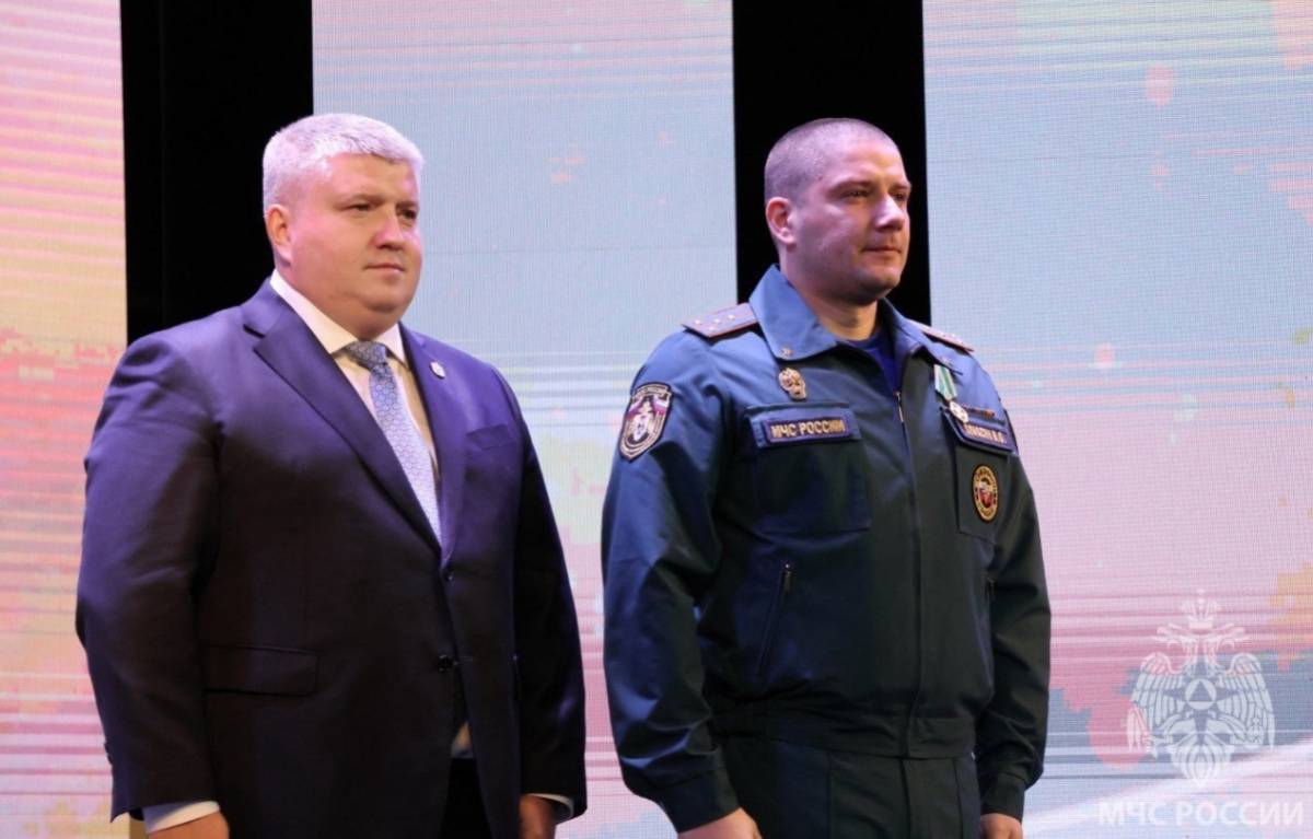 В новгородском МЧС рассказали об одном из своих героев-пожарных