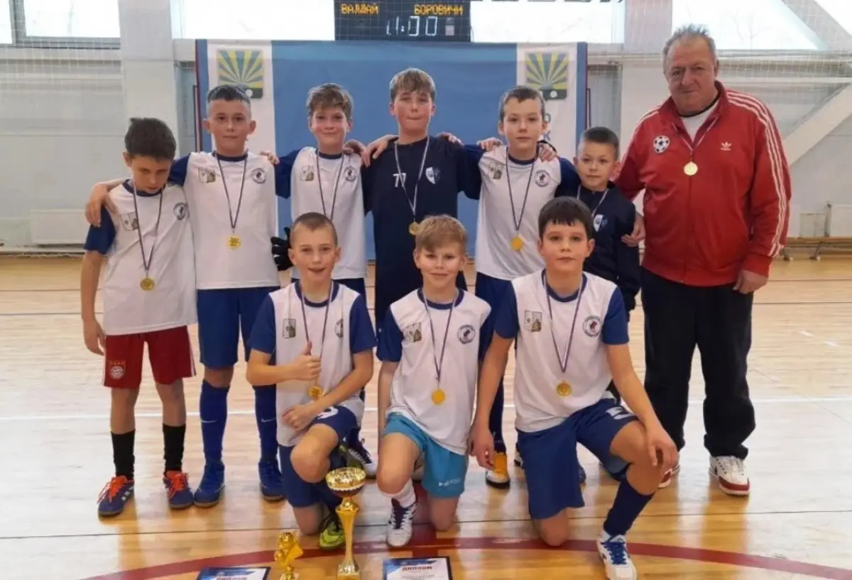 Валдайские футболисты подтвердили своё лидерство в регионе