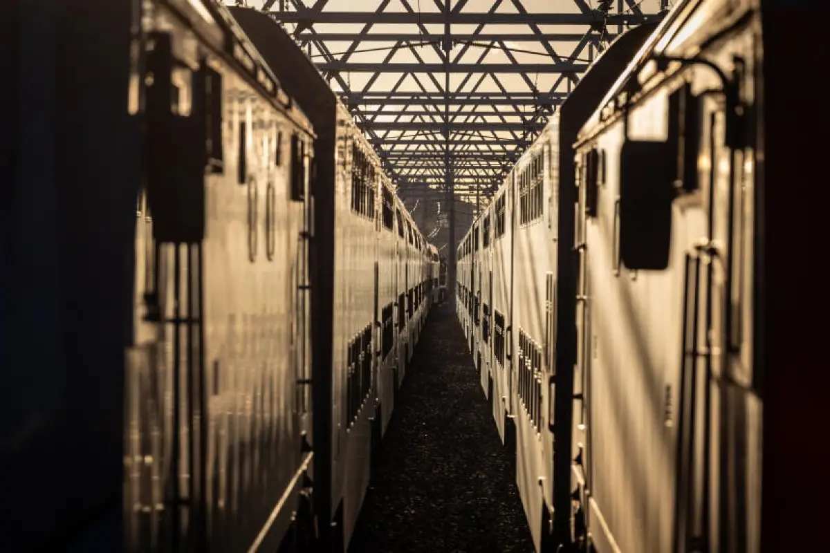 Рейсы 10 поездов пришлось отменить Октябрьской железной дороге