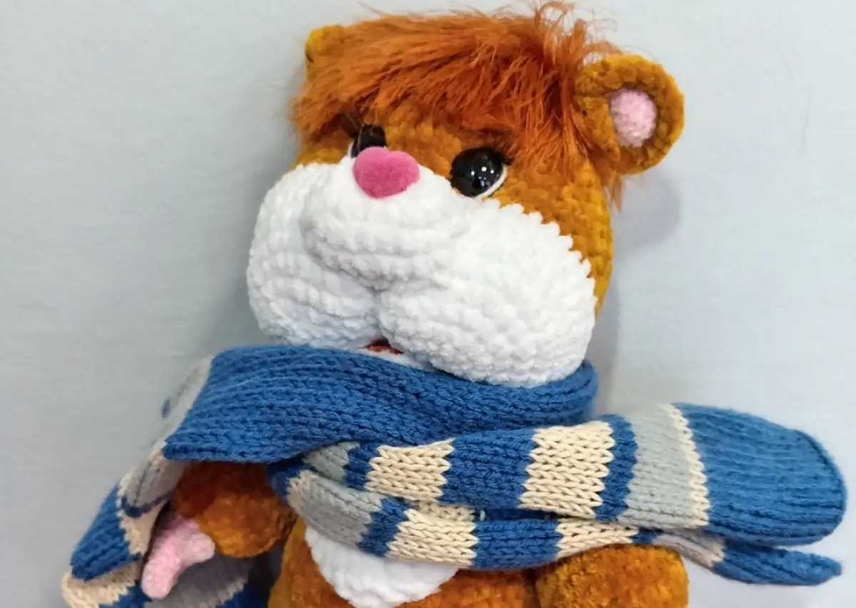 В городе Пестово открылась выставка вязаных игрушек и изделий из ротанга