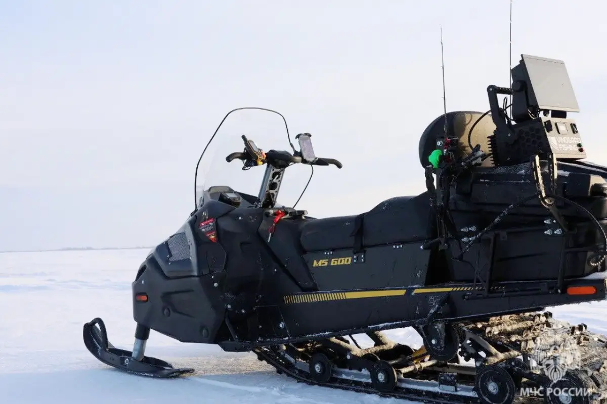 На лёд Ильменя теперь можно выехать на снегоходе в районе шести деревень