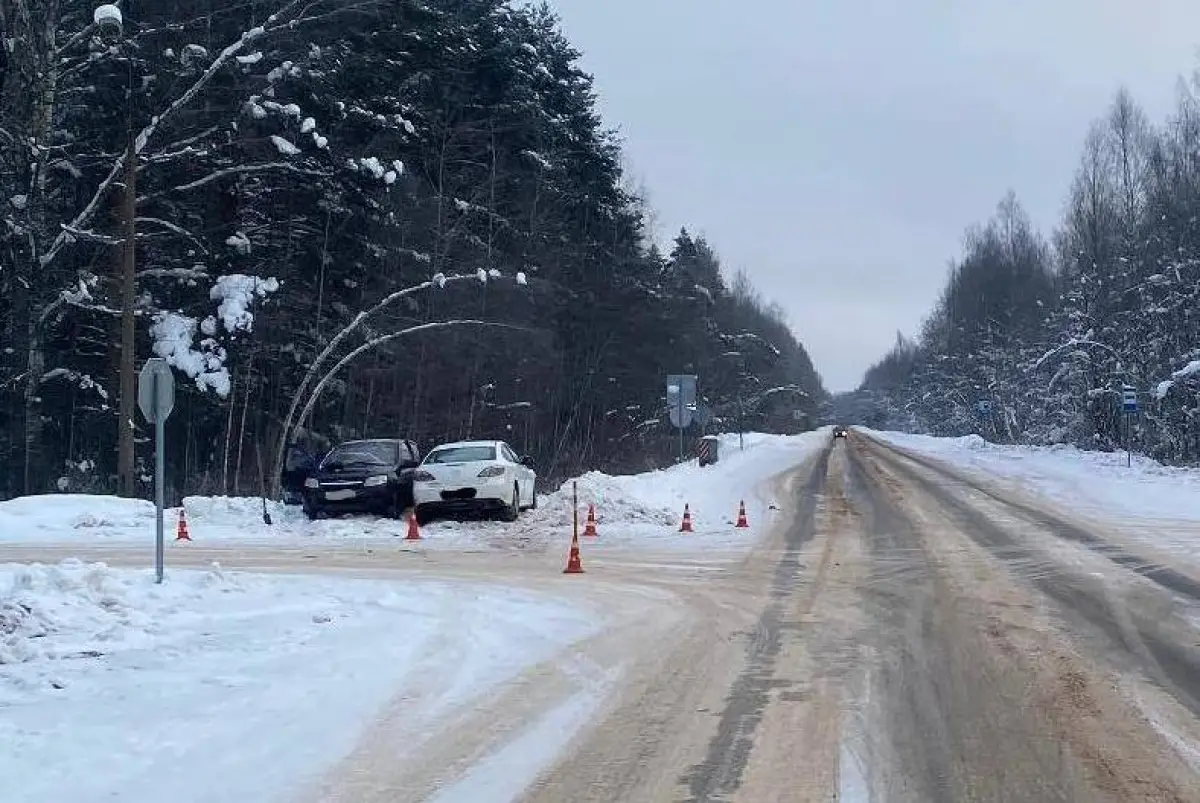 Четыре человека получили травмы на дорогах Новгородской области 9 февраля