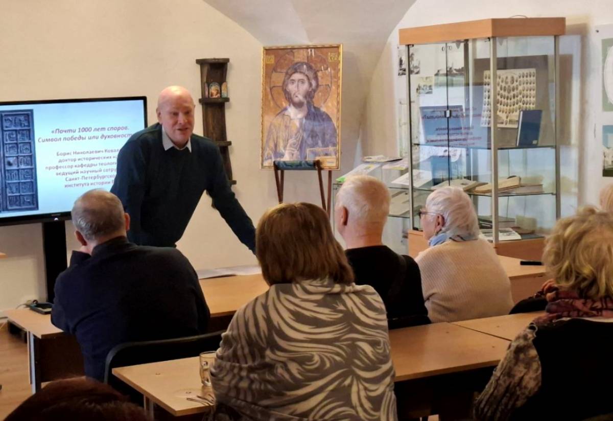 Историк Борис Ковалёв рассказал о тайнах Магдебургских врат