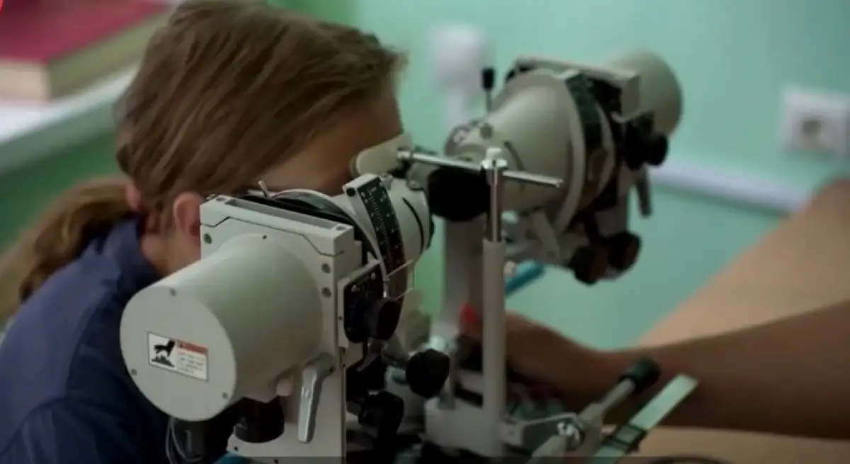 Дети с проблемами зрения из округов Новгородчины могут пройти лечение в НОДКБ