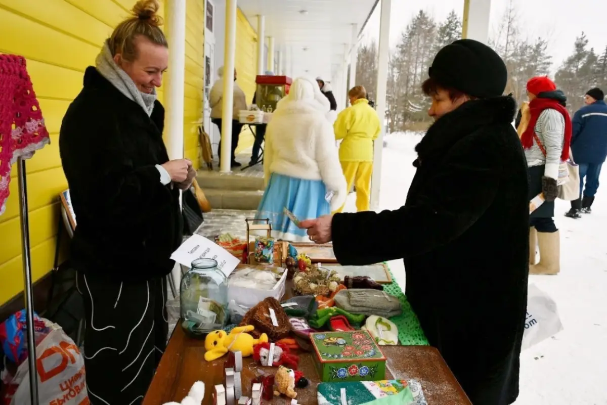Провожая зиму, в Мошенском собрали средства на помощь бойцам СВО