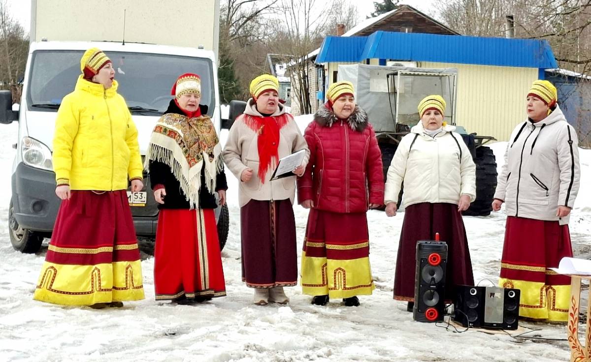 Выступление в деревне Лажины