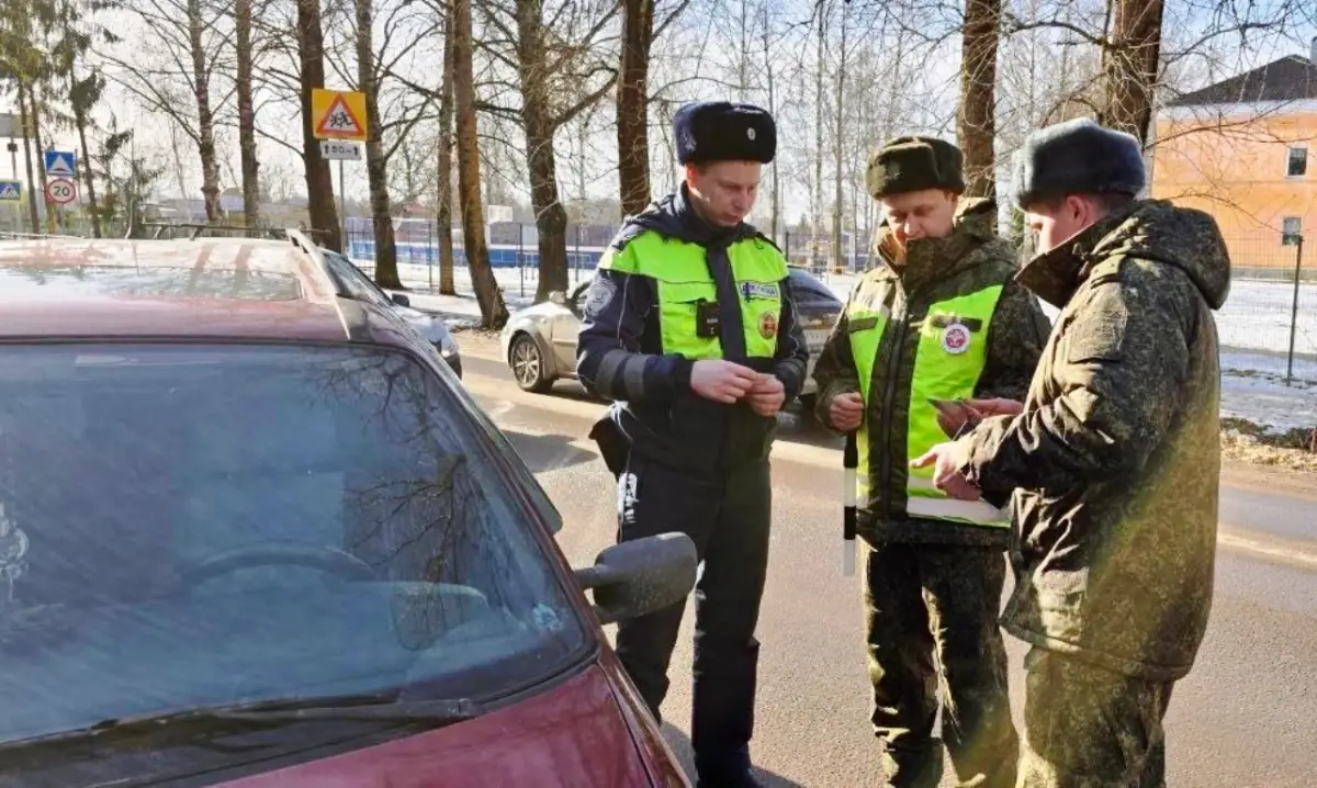 Опасный «Жук» разъезжал по утренним улицам Великого Новгорода