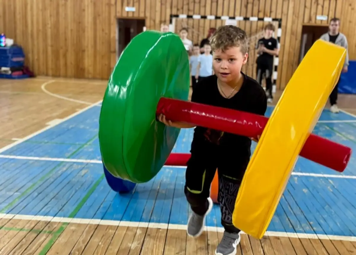 Хвойнинские семьи укрепляются, вместе проходя «По следам приключений»