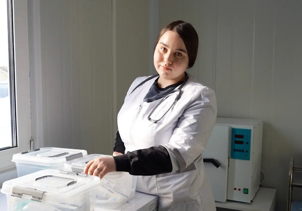 Молодой фельдшер Юлия Пикалёва работает в деревне Зайцево Крестецкого округа