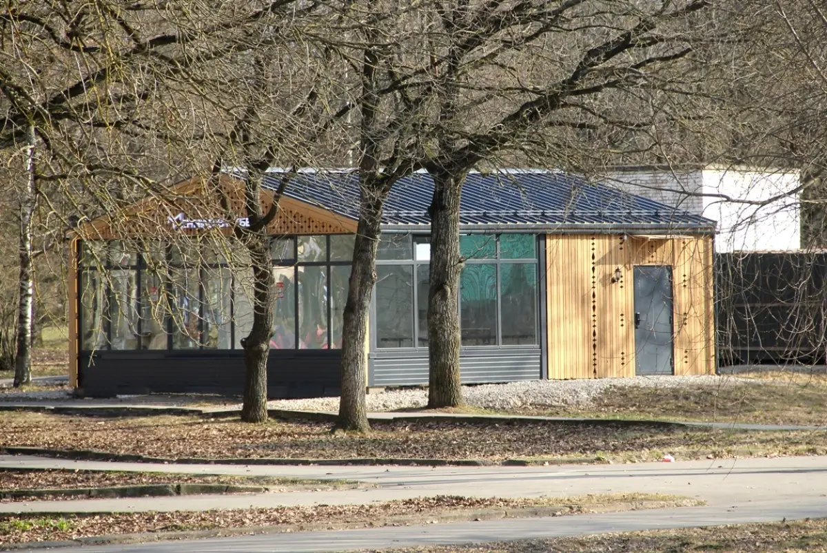 Предприниматель строит на Новгородчине «теннисные кубы». Один уже работает