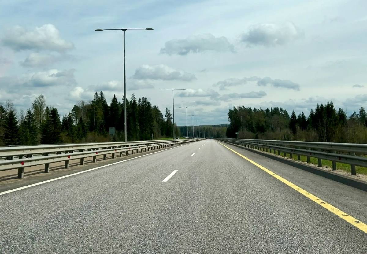 В первый день после Пасхи трасса М-11 перейдёт на летний скоростной режим