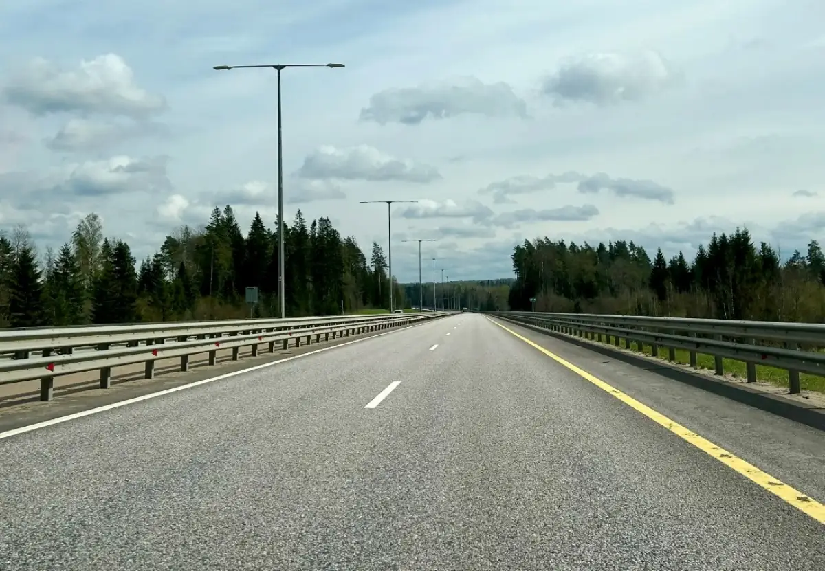 В первый день после Пасхи трасса М-11 перейдёт на летний скоростной режим