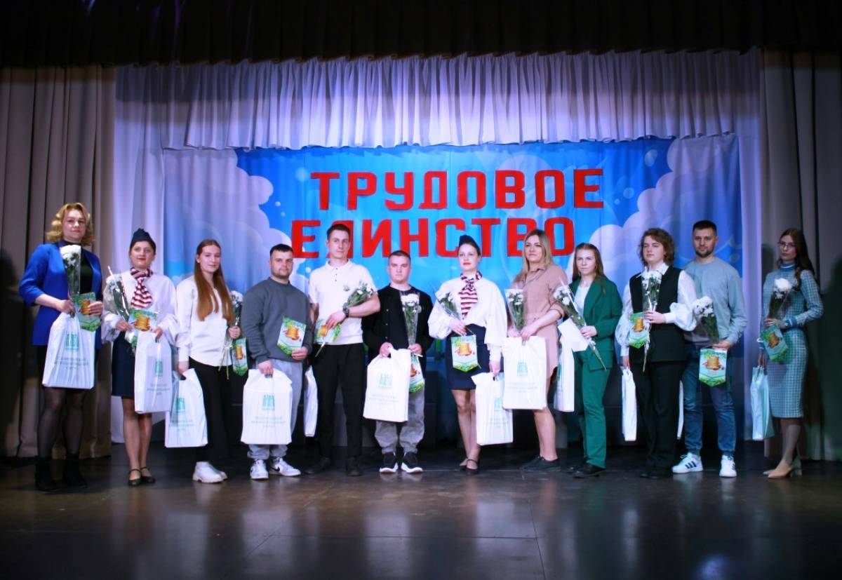 Фотографии Анны Звонцовой, газета «Новая жизнь»