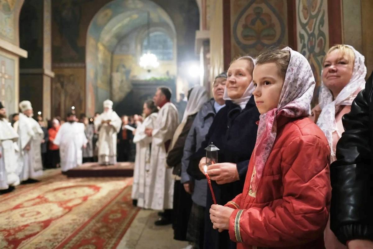 Александр Дронов поздравил православных с Пасхой