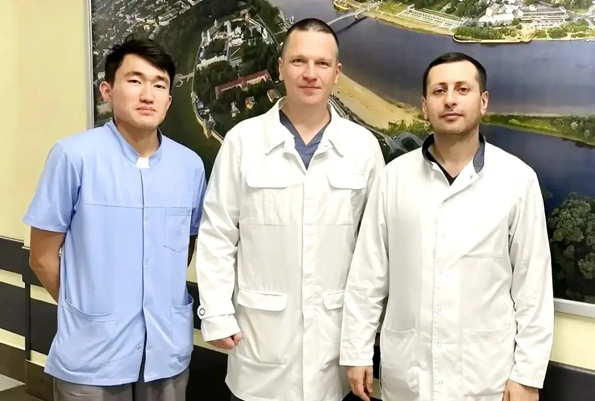 Новгородские хирурги избавили пенсионерку от гигантской грыжи