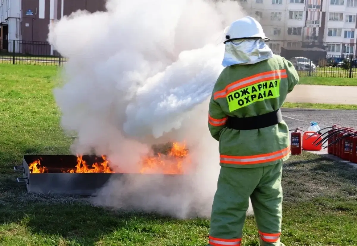 В Великом Новгороде прошли соревнования юных пожарных