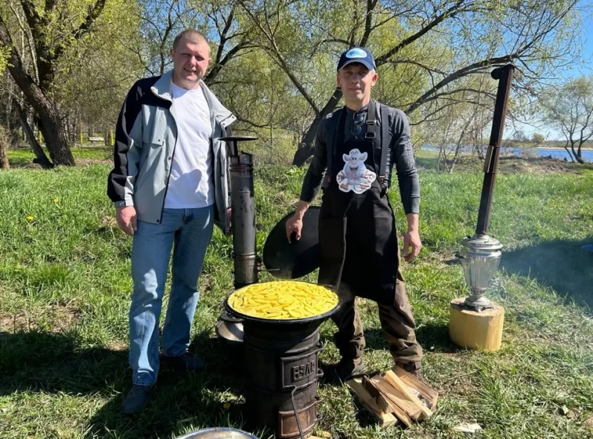 На фестивале «Крутецкая уклейка» Дмитрий Графов покорил сольчан вкусным блюдом