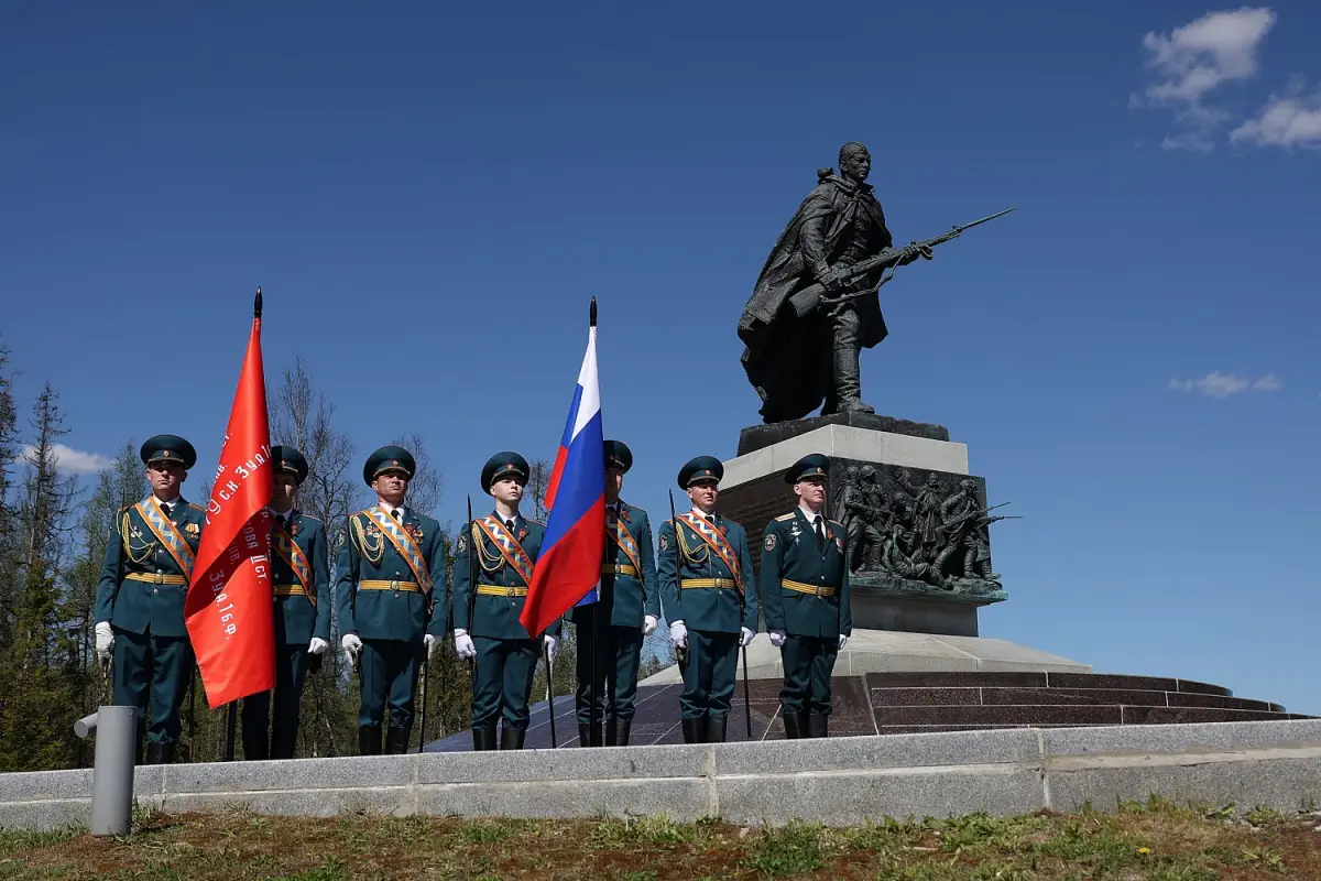 Память защитников Отечества почтили у мемориального комплекса на трассе «Нева»