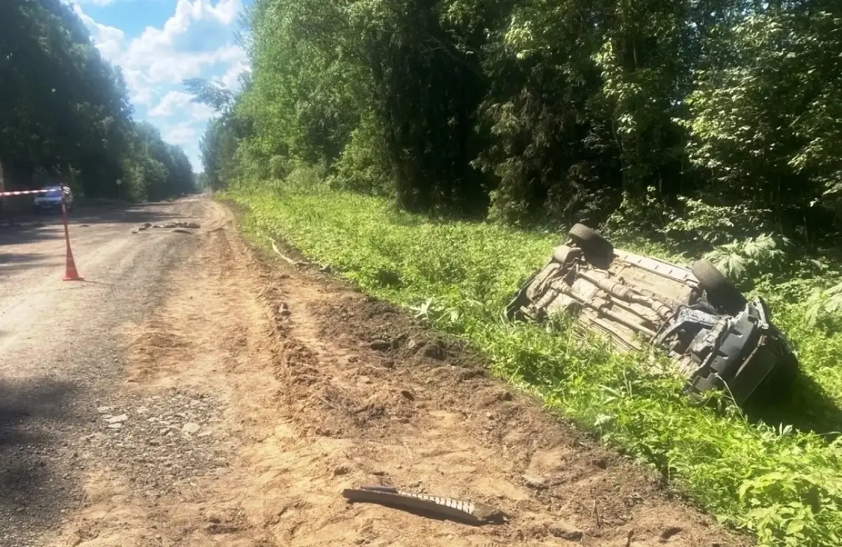 В машине-перевёртыше на марёвской дороге погиб один из пассажиров