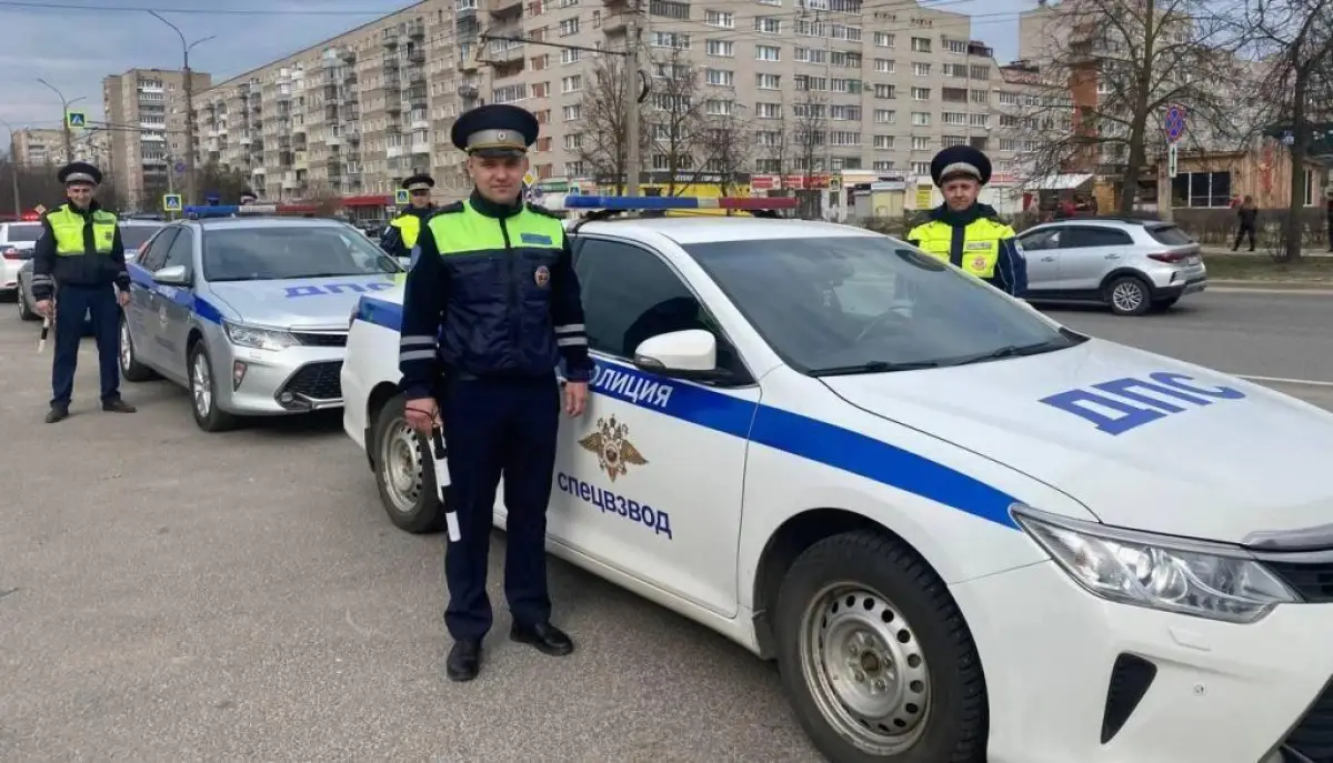 Сразу пять протоколов составили на нетрезвого водителя без прав в Окуловке