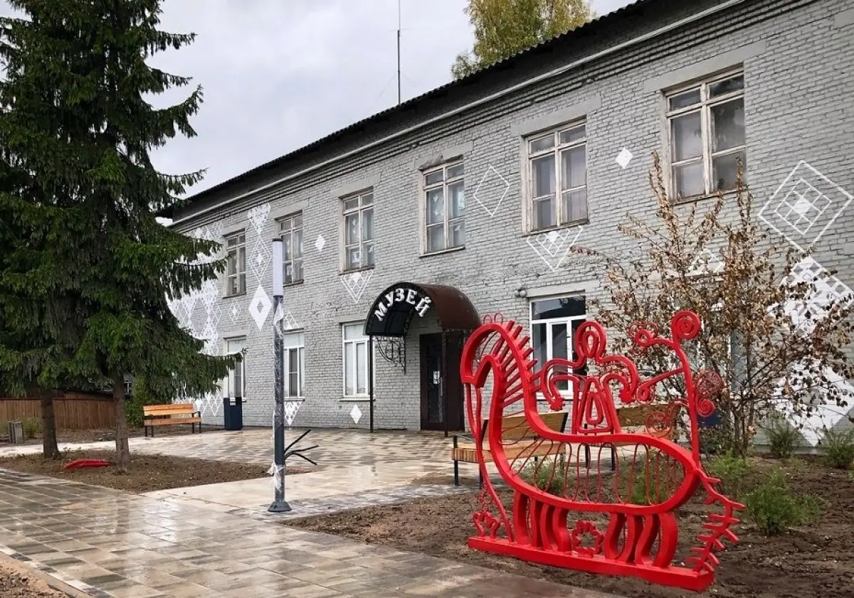 Пестовчане пополняют фонд краеведческого музея интересными экспонатами