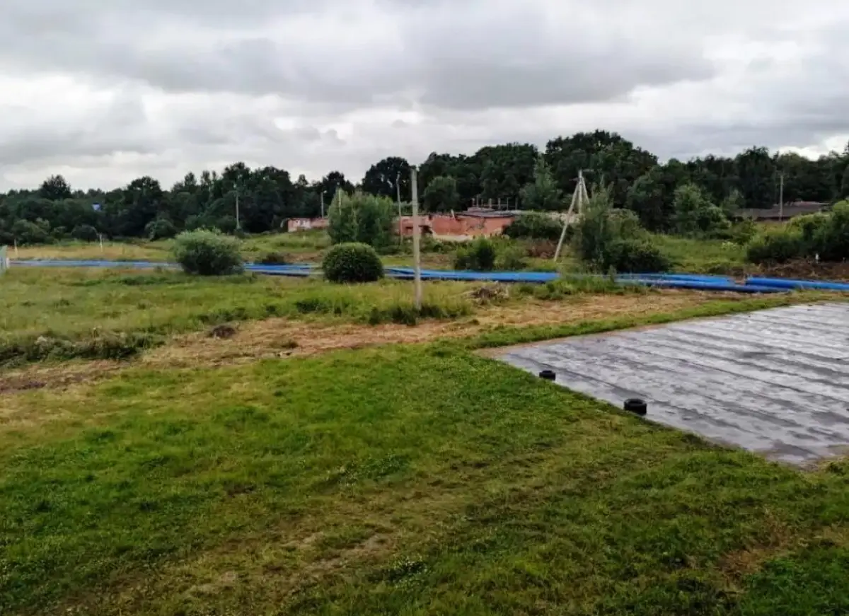В растущей деревне Сырково Новгородского округа строят сеть водоснабжения