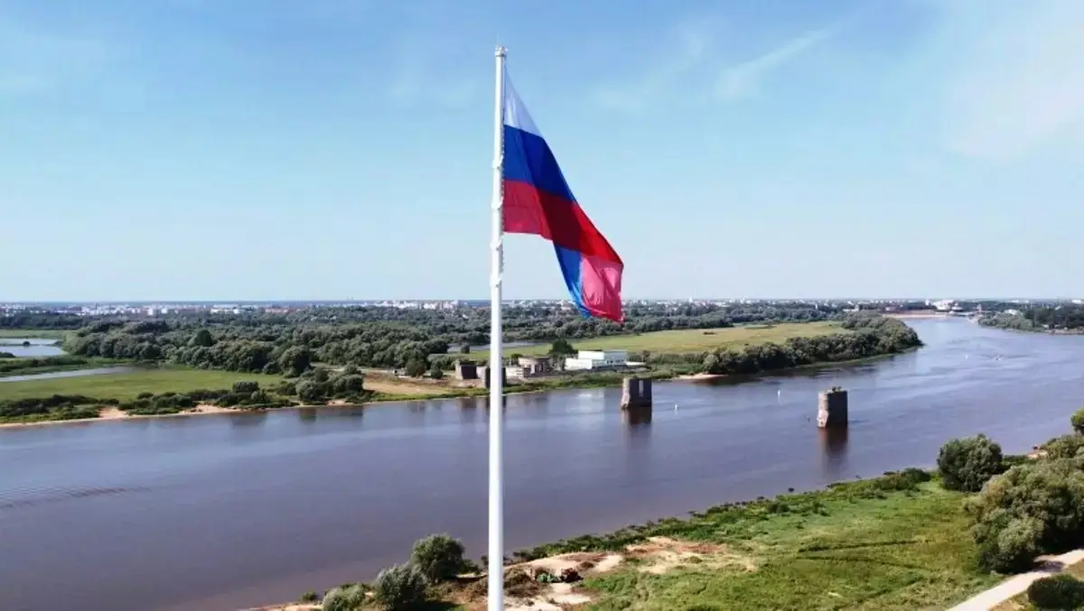 Российский флаг — связующая нить времён и символ единства