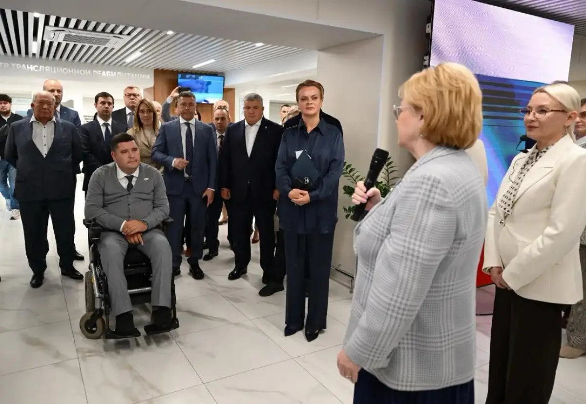 Александр Дронов посетил новый Центр трансляционной реабилитации ФМБА России