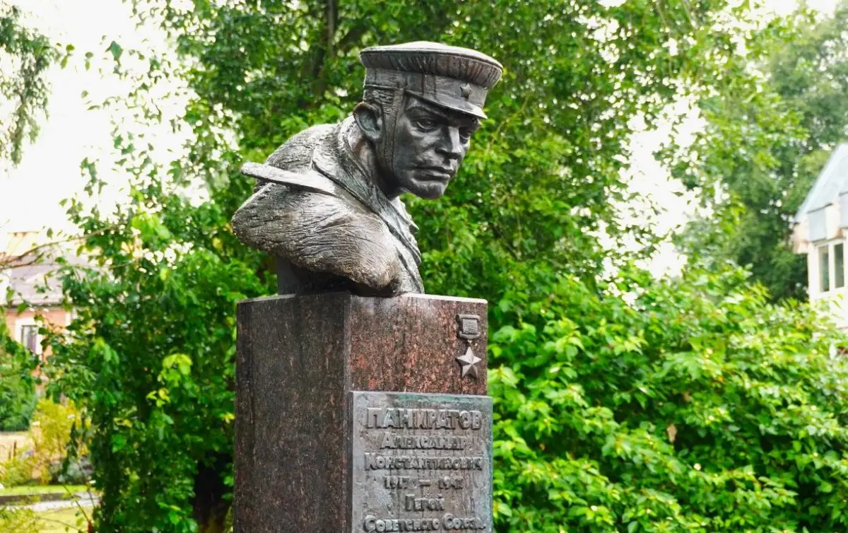 Новгородцы почтили память Александра Панкратова