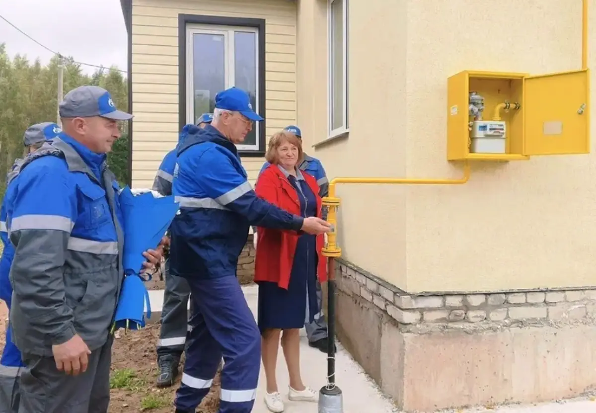 В Демянске газифицировали дом семьи участников СВО