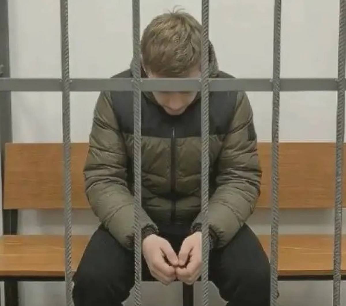 Стремление к лёгким деньгам может сломать подростку жизнь
